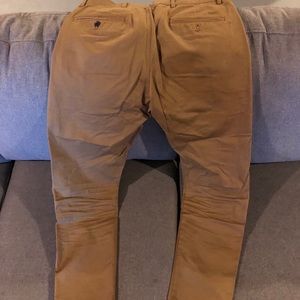 Club Monaco “Connor” chino